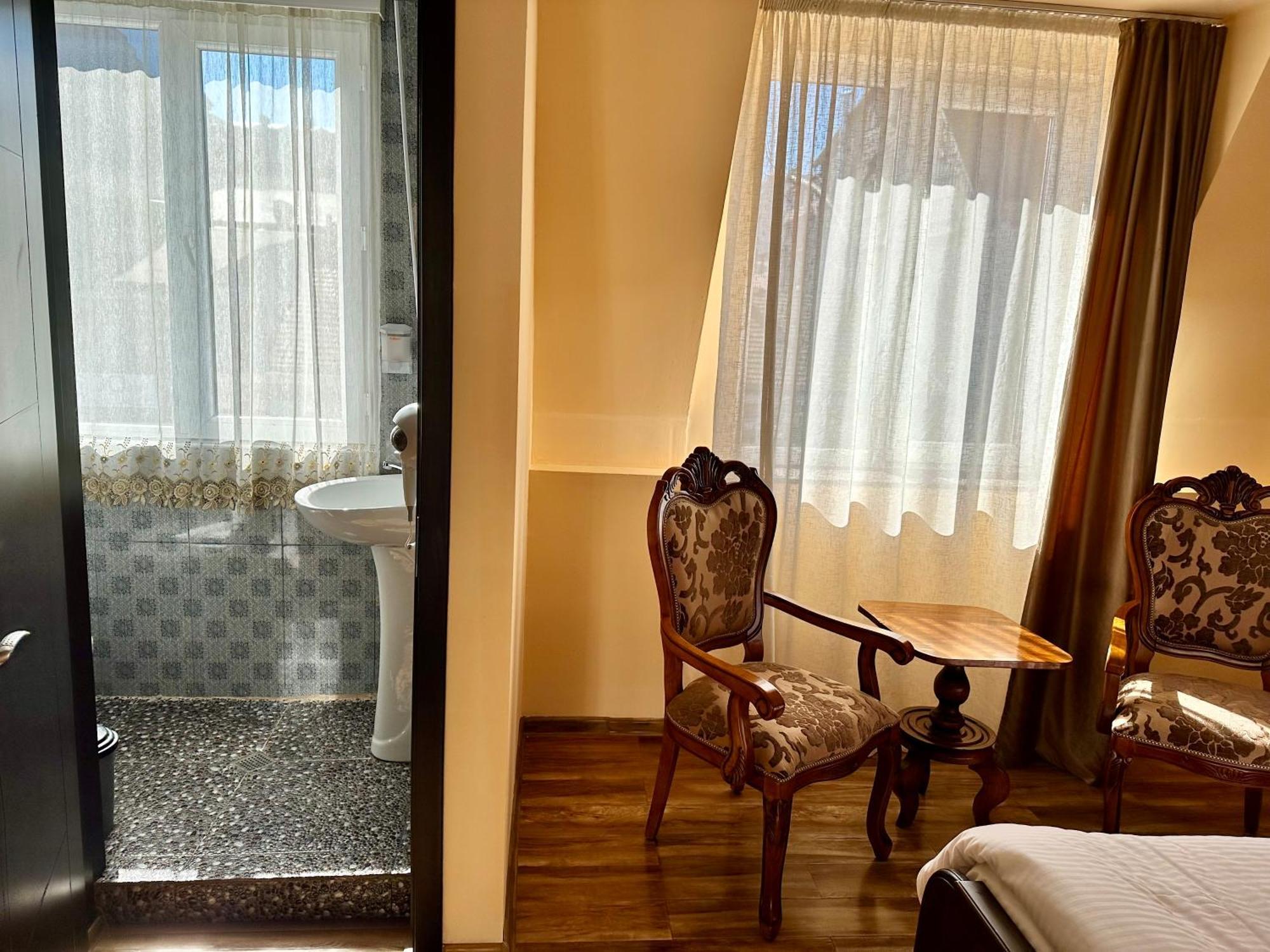 Old Clty Hotel 바투미 외부 사진